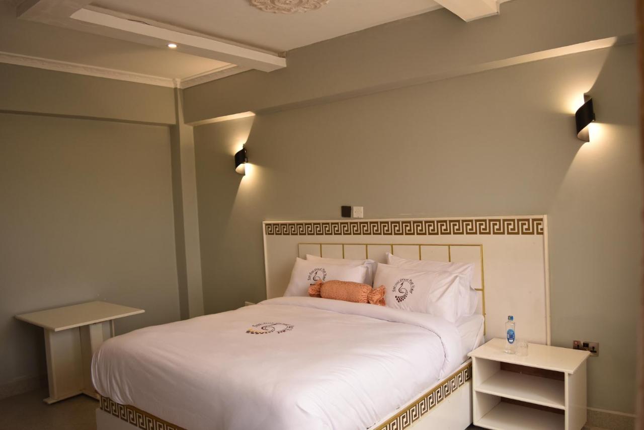 Good Putt Hotel นาคูรู ภายนอก รูปภาพ