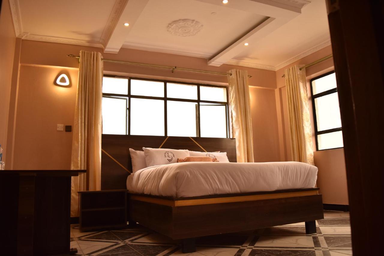 Good Putt Hotel นาคูรู ภายนอก รูปภาพ