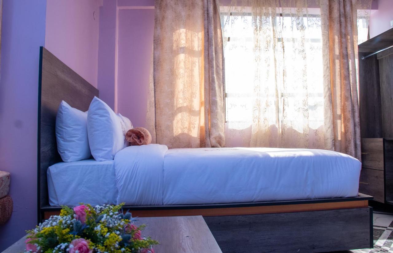 Good Putt Hotel นาคูรู ภายนอก รูปภาพ