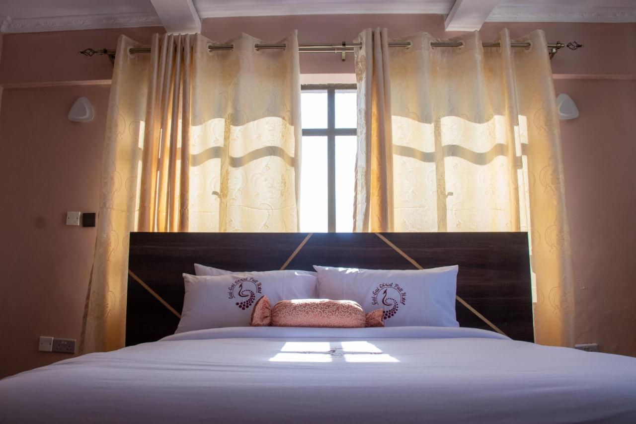 Good Putt Hotel นาคูรู ภายนอก รูปภาพ