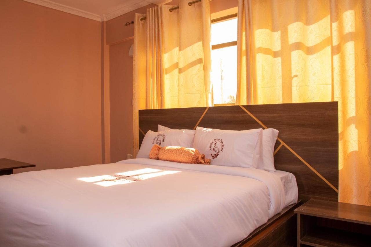 Good Putt Hotel นาคูรู ภายนอก รูปภาพ