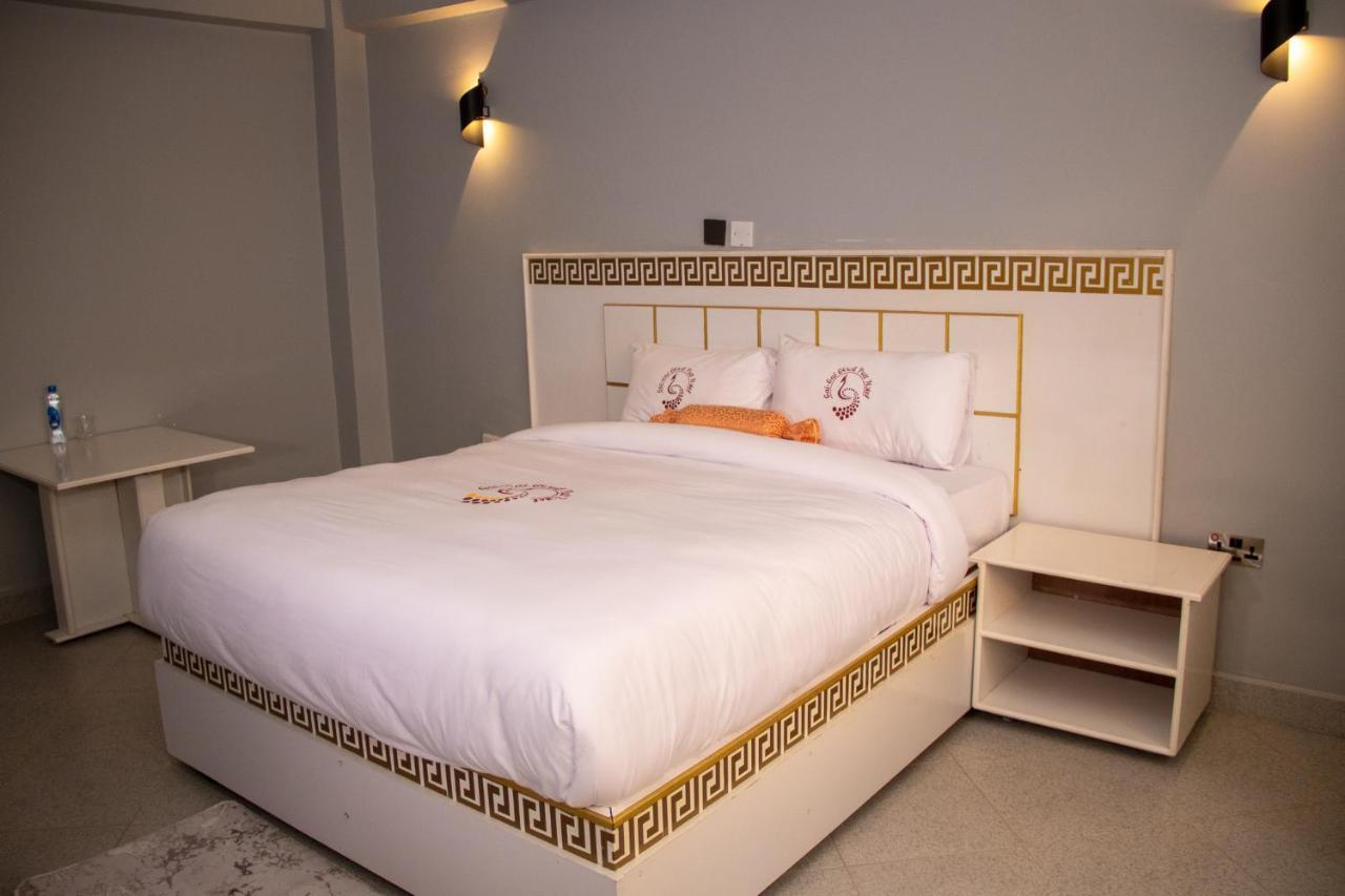 Good Putt Hotel นาคูรู ภายนอก รูปภาพ
